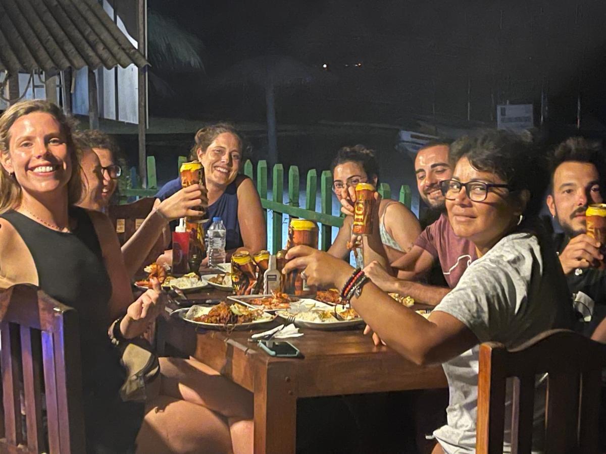 Golden Beach Cottages 트링코말리 외부 사진