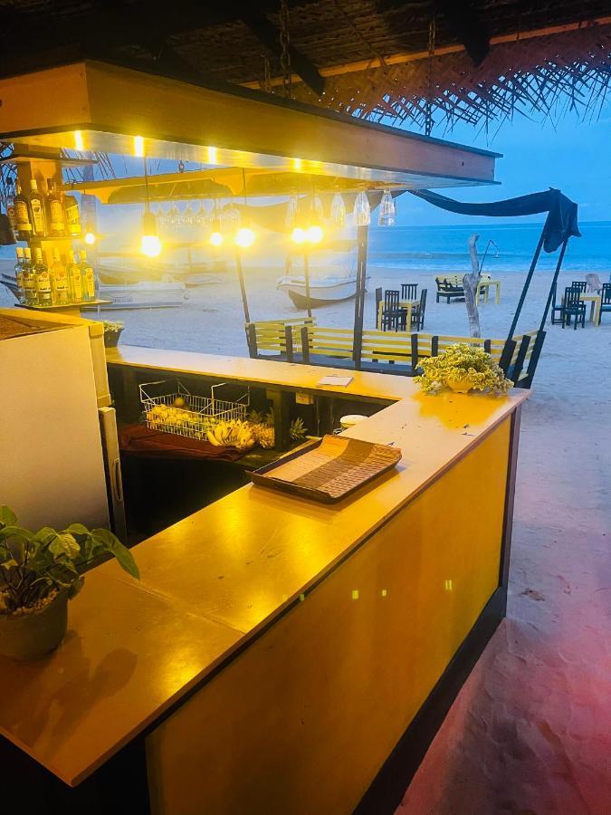 Golden Beach Cottages 트링코말리 외부 사진