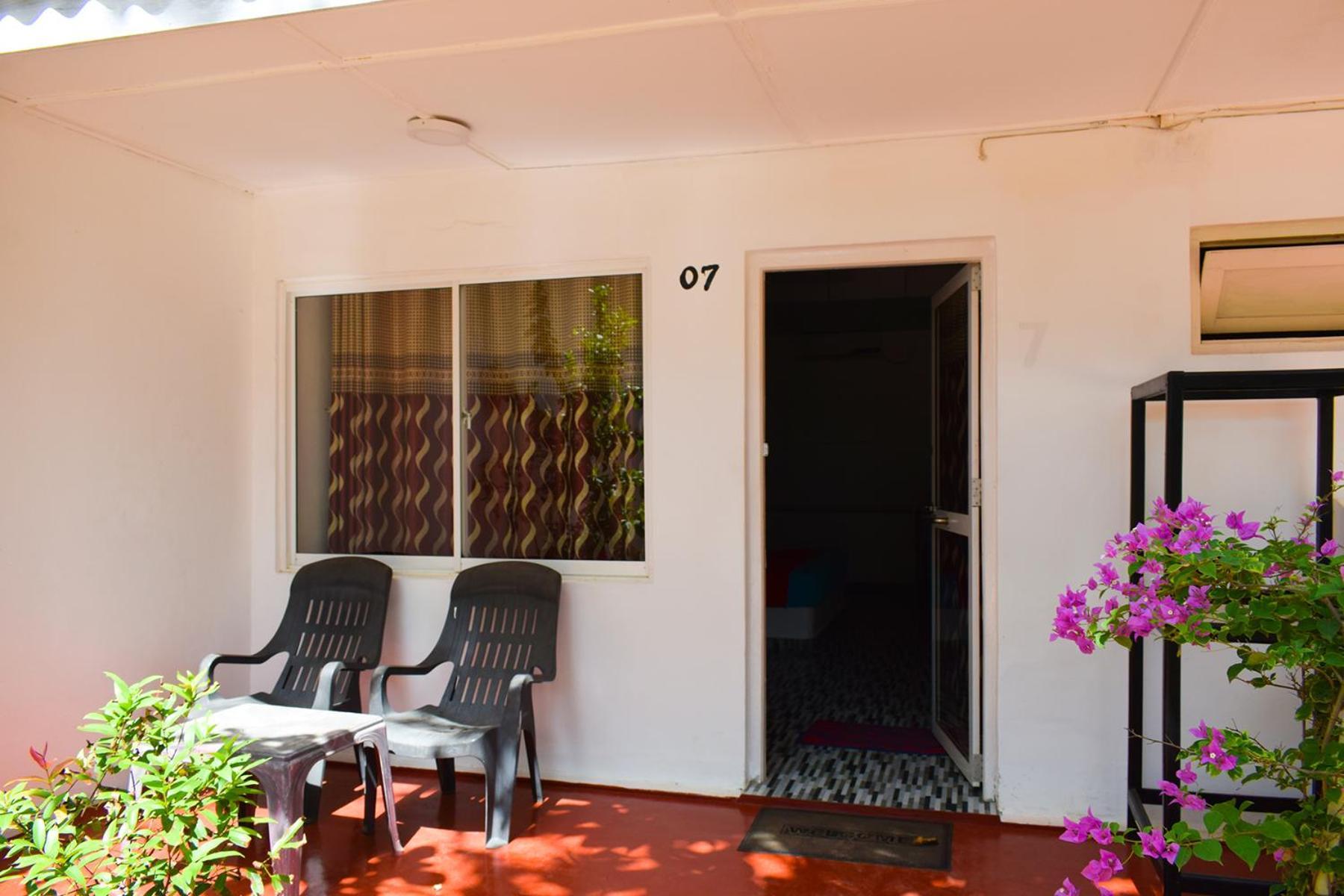 Golden Beach Cottages 트링코말리 외부 사진