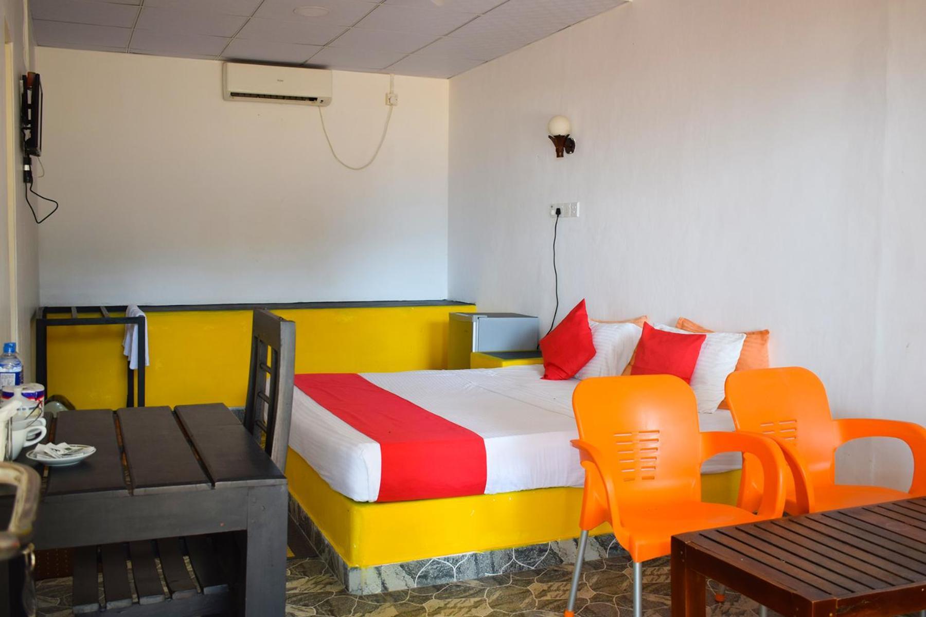 Golden Beach Cottages 트링코말리 외부 사진